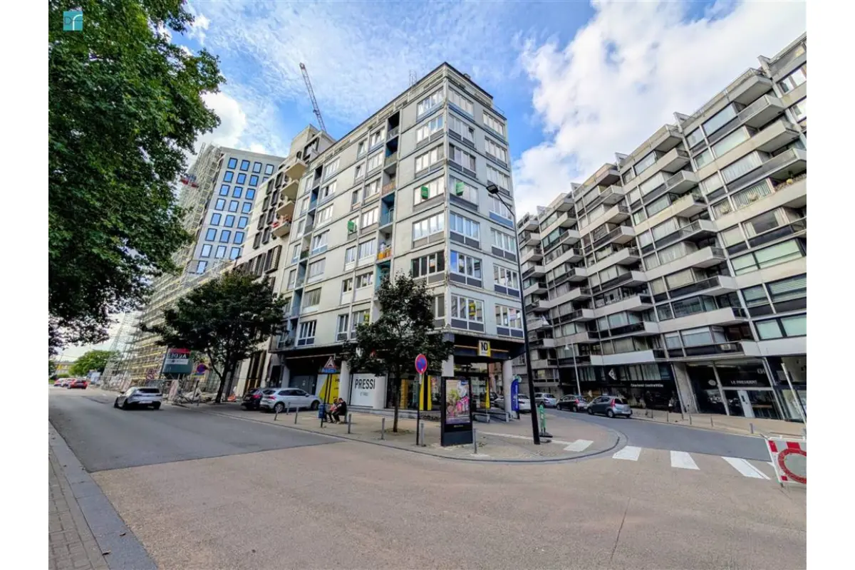 Appartement à  à Charleroi 6000 89000.00€ 1 chambres 76.00m² - annonce 745640
