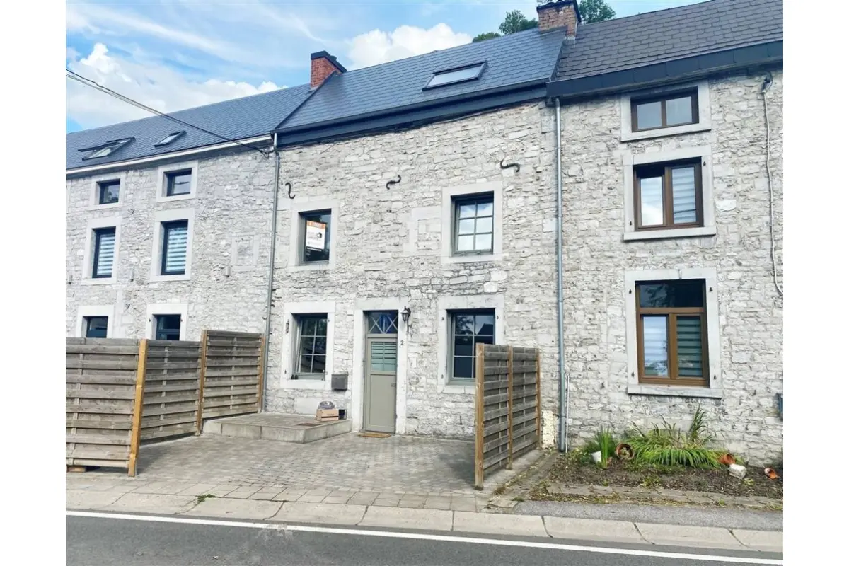 Maison à louer à Thon 5300 850.00€ 3 chambres m² - annonce 746043