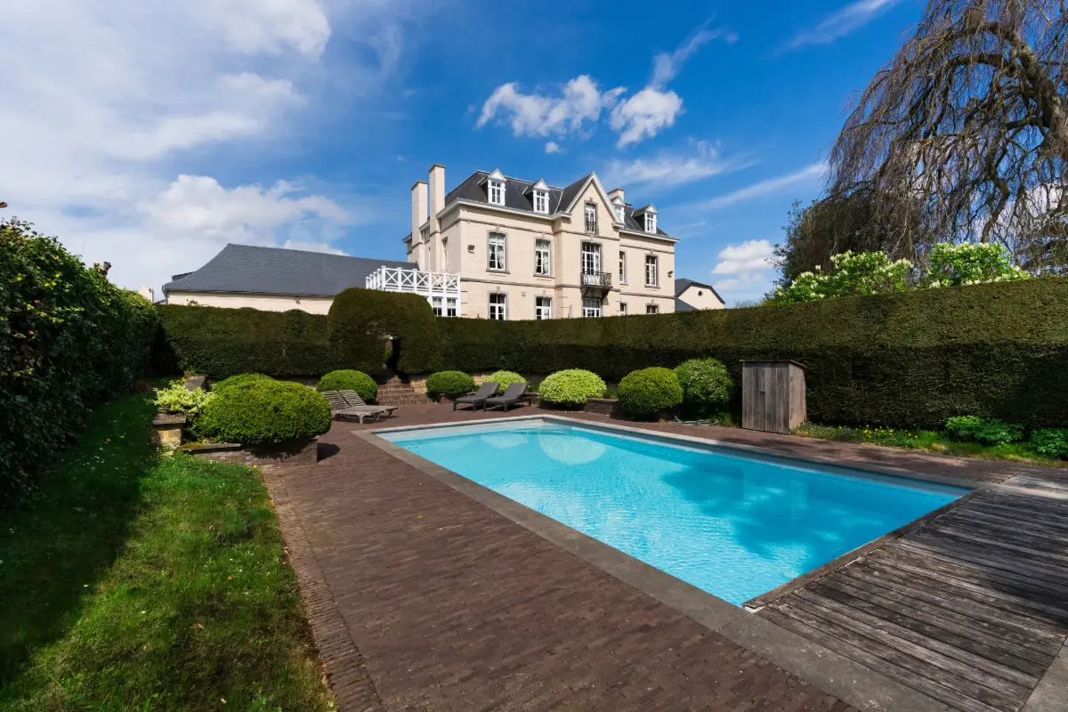 Maison à vendre à Eghezée 5310 0.00€ 7 chambres 1025.00m² - annonce 747691