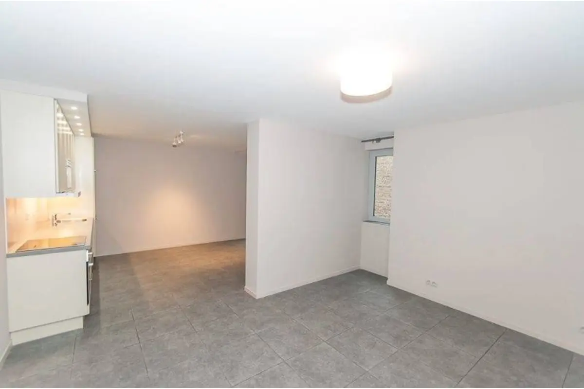Studio à louer à Namur 5000 600.00€ 1 chambres 37.00m² - annonce 749200