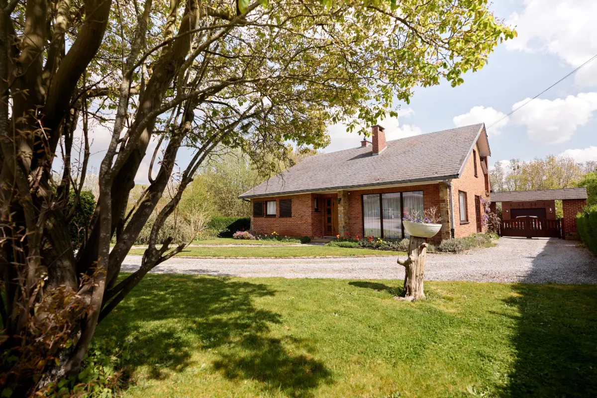 Maison à vendre à Jemeppe-sur-Sambre 5190 325000.00€ 4 chambres 169.00m² - annonce 751219
