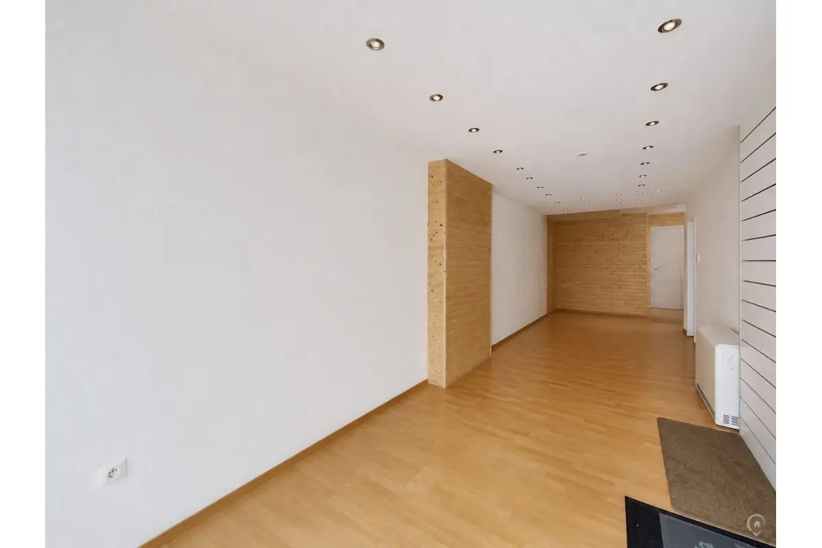 Commerce à louer à Ciney 5590 450.00€  chambres m² - annonce 754281