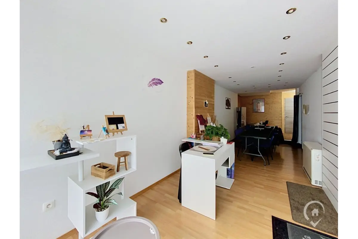 Commerce à louer à Ciney 5590 450.00€  chambres m² - annonce 754281