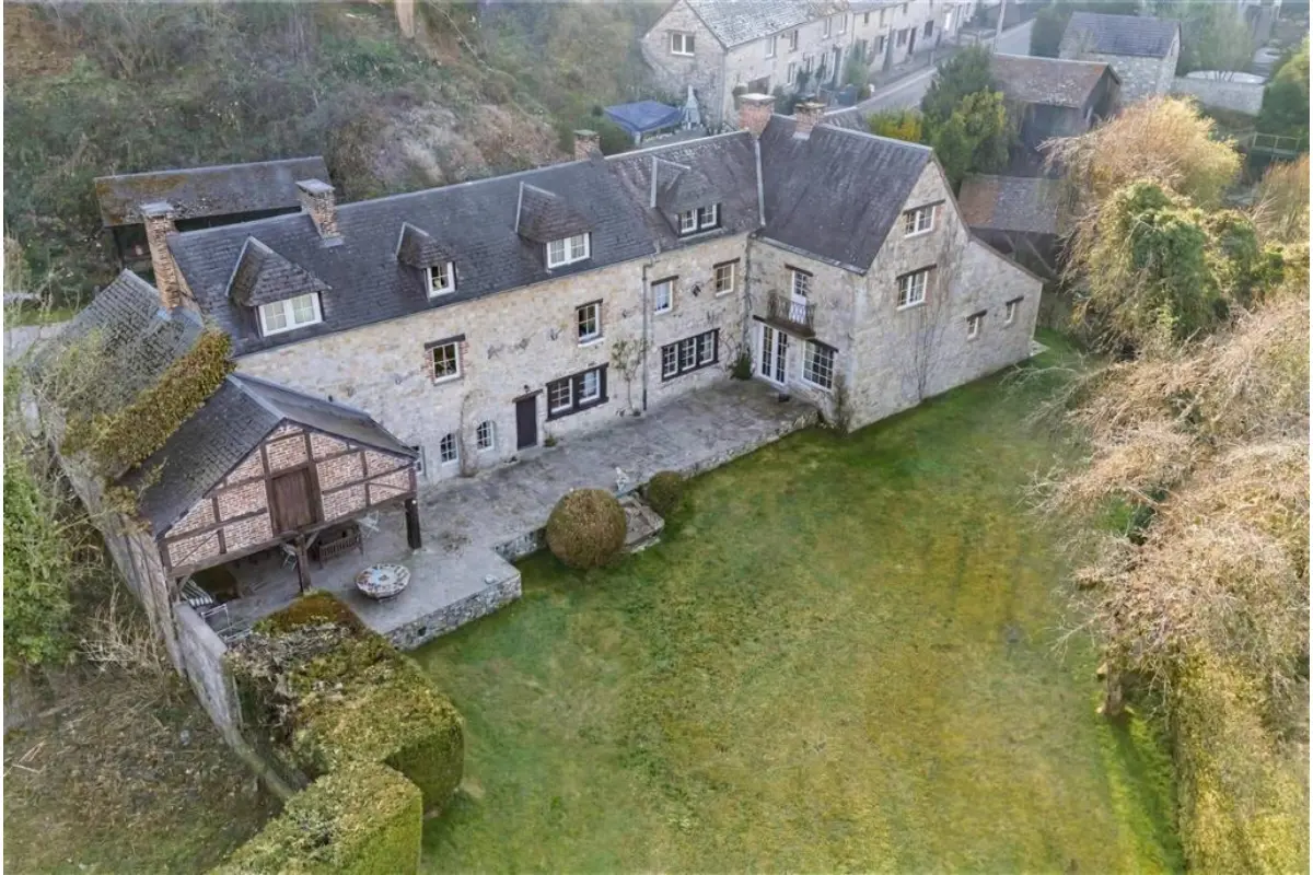 Maison à louer à Houyet 5560 1900.00€ 5 chambres 364.00m² - annonce 755358