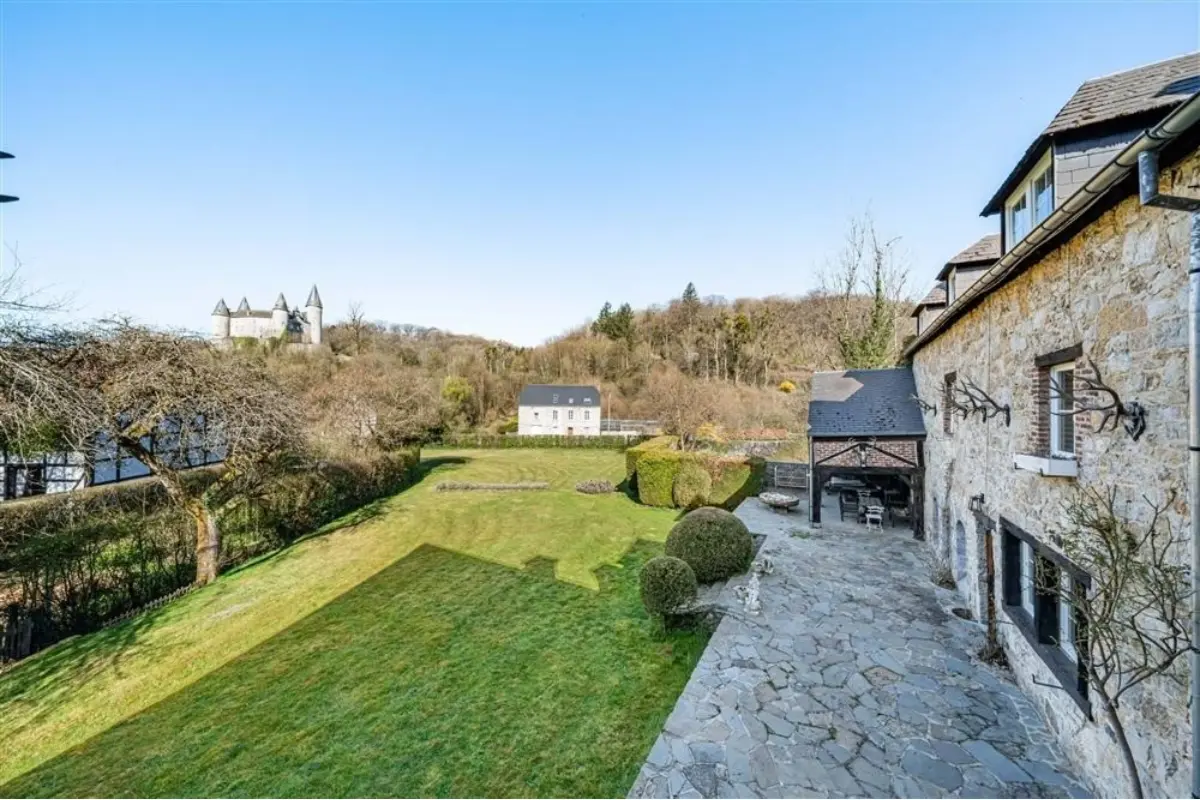 Maison à louer à Houyet 5560 1900.00€ 5 chambres 364.00m² - annonce 755358