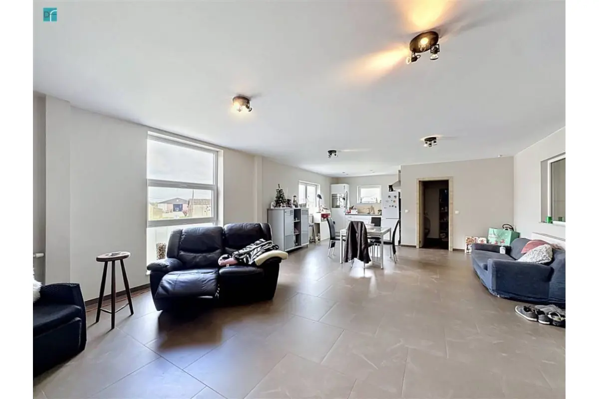 Commerce à  à Wagnelée 6223 2750.00€ 2 chambres m² - annonce 759121