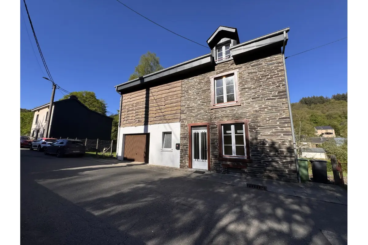Maison à louer à Alle 5550 780.00€ 3 chambres 175.00m² - annonce 761312