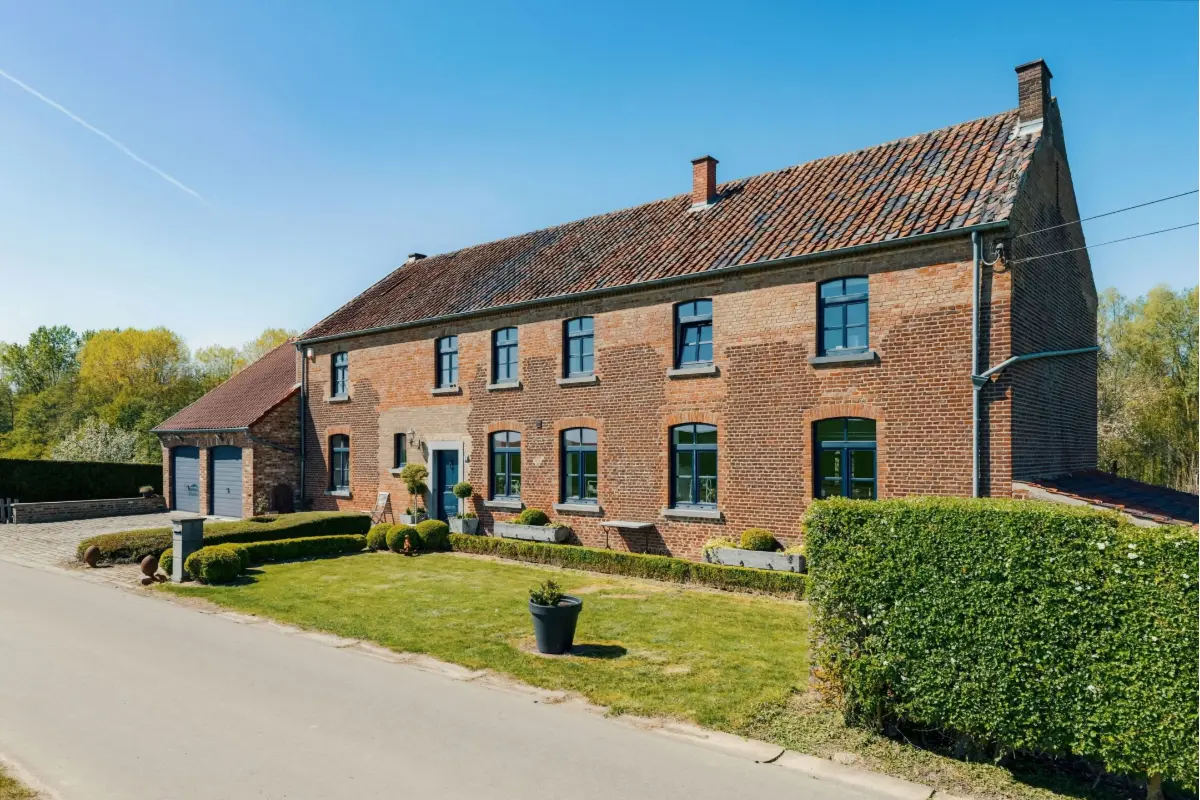 Villa à vendre à Grand-Leez 5031 790000.00€ 4 chambres 240.00m² - annonce 763516