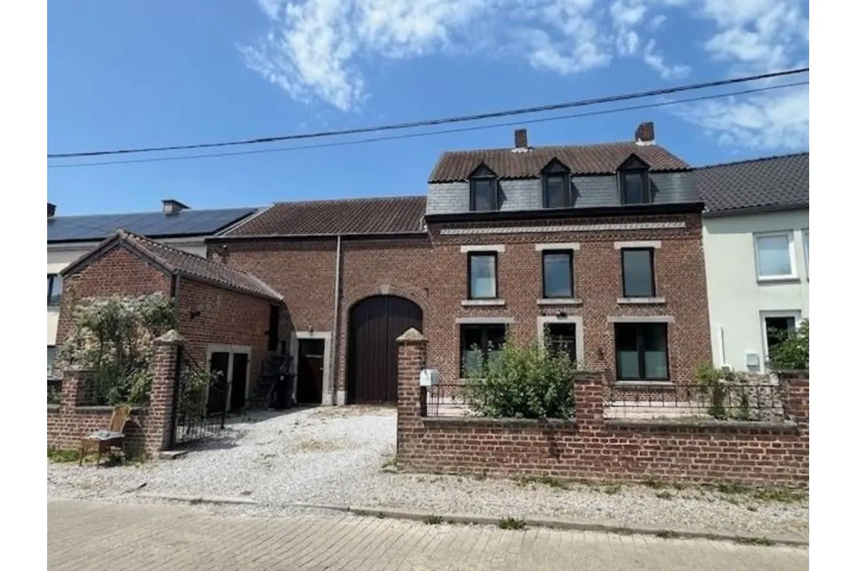 Maison à louer à Sart-Saint-Laurent 5070 980.00€ 3 chambres 203.00m² - annonce 772278