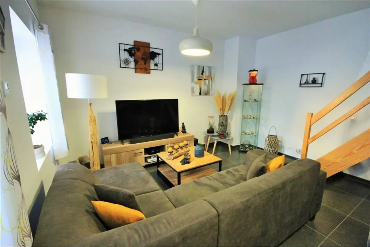 Appartement à louer à Pry 5650 650.00€ 1 chambres 82.00m² - annonce 773114