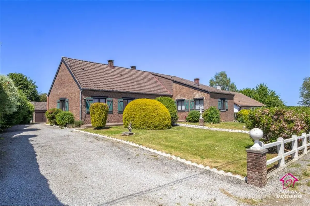 Maison à vendre à Biesmerée 5640 329000.00€ 3 chambres 172.00m² - annonce 773456