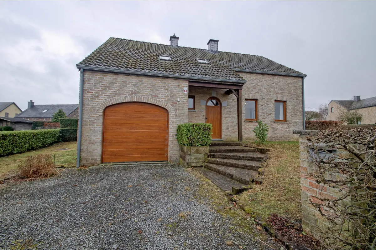 Villa à vendre à Bouvignes-sur-Meuse 5500 295000.00€ 3 chambres 125.00m² - annonce 774918