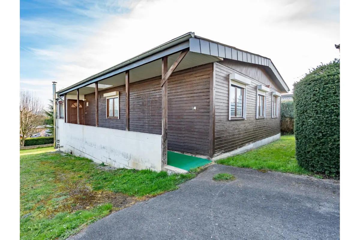 Bungalow à vendre à Hastière 5540 139000.00€ 2 chambres 125.00m² - annonce 775543
