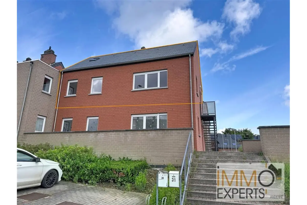 Appartement à  à Seilles 5300 739.43€ 2 chambres 128.00m² - annonce 777681
