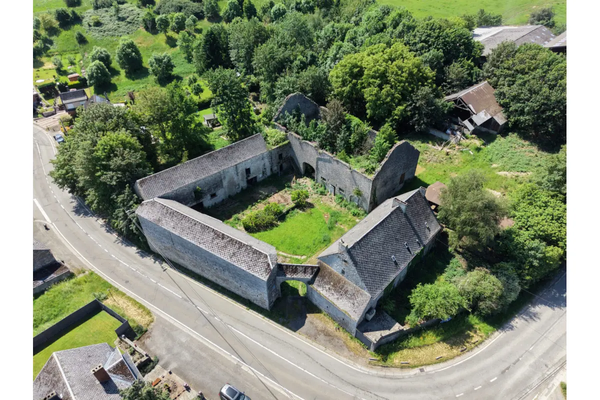 Bungalow à  à Braibant 5590 395000.00€ 4 chambres 300.00m² - annonce 778075