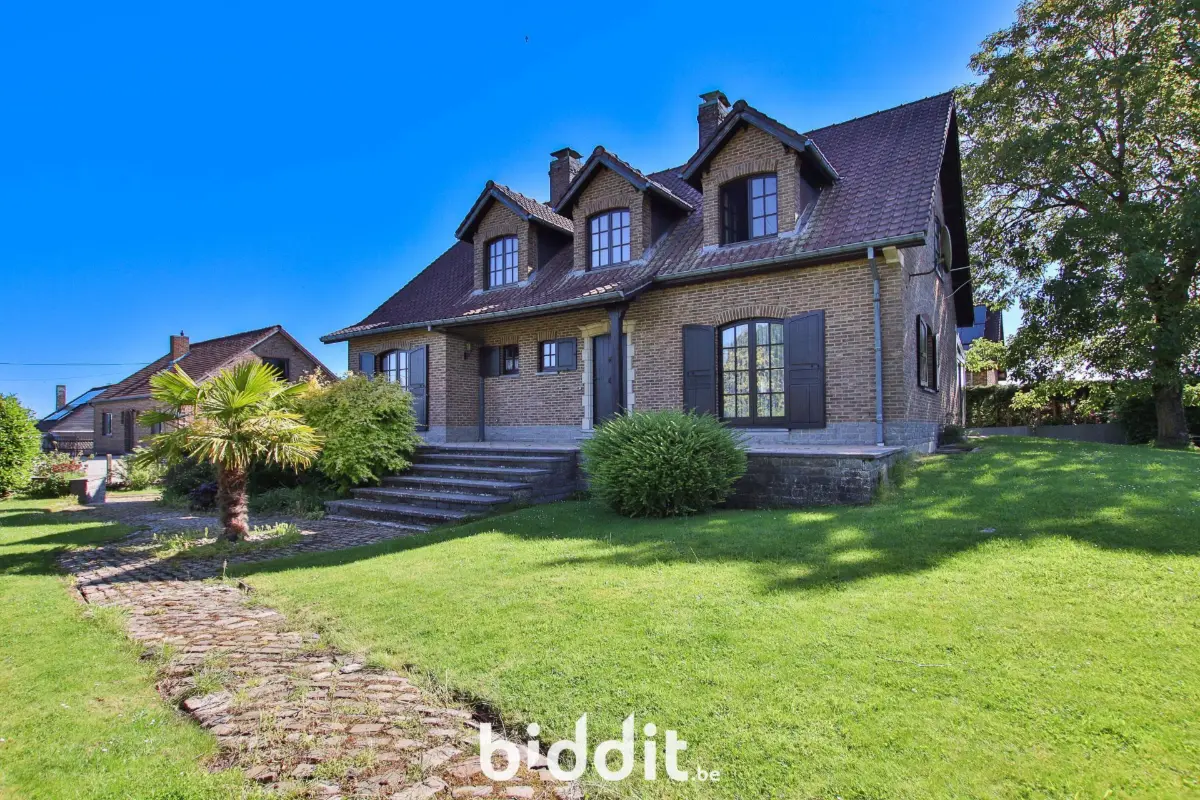 Villa à vendre à Lesve 5170 270000.00€ 4 chambres 180.00m² - annonce 779045