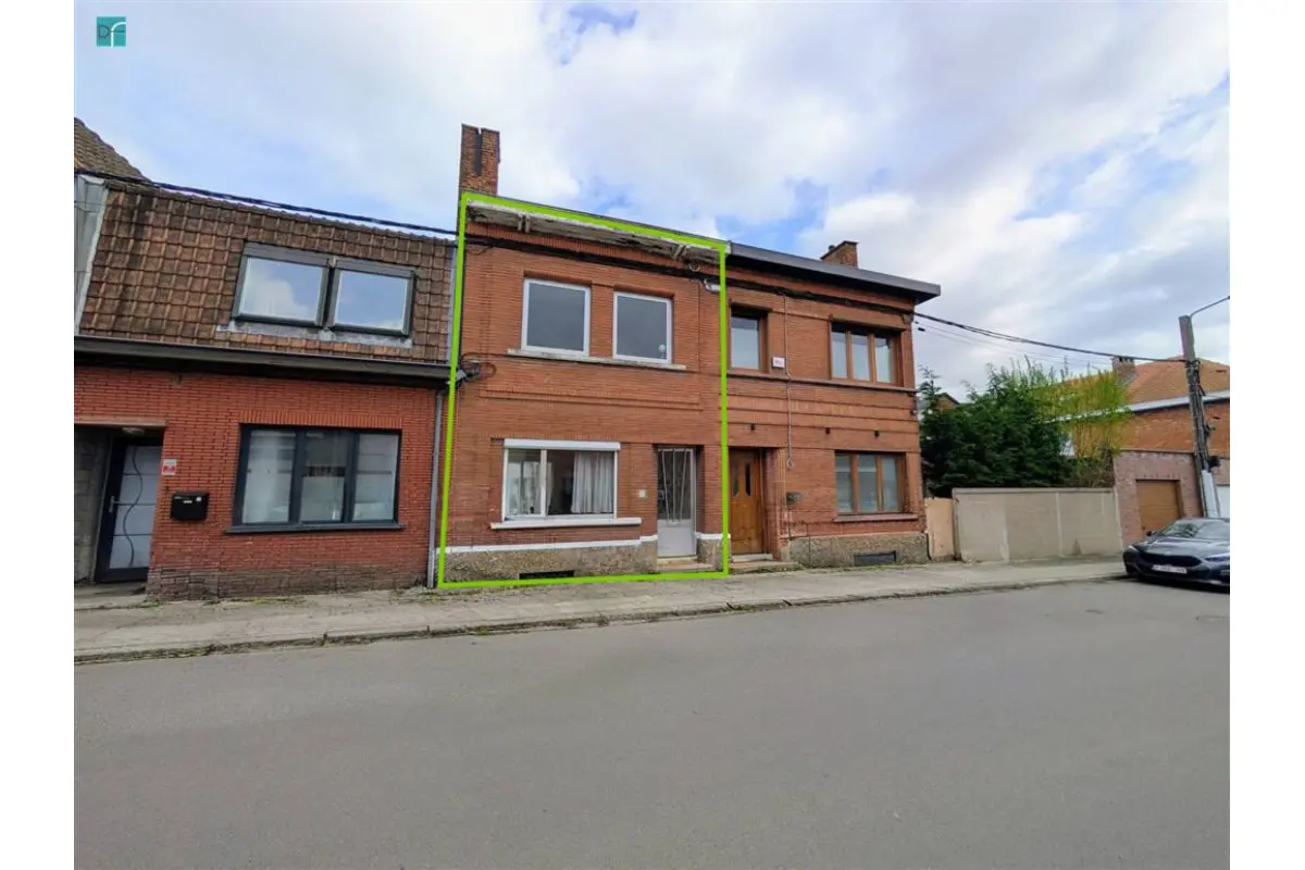 Maison à  à Roux 6044 90000.00€ 2 chambres 120.00m² - annonce 781257