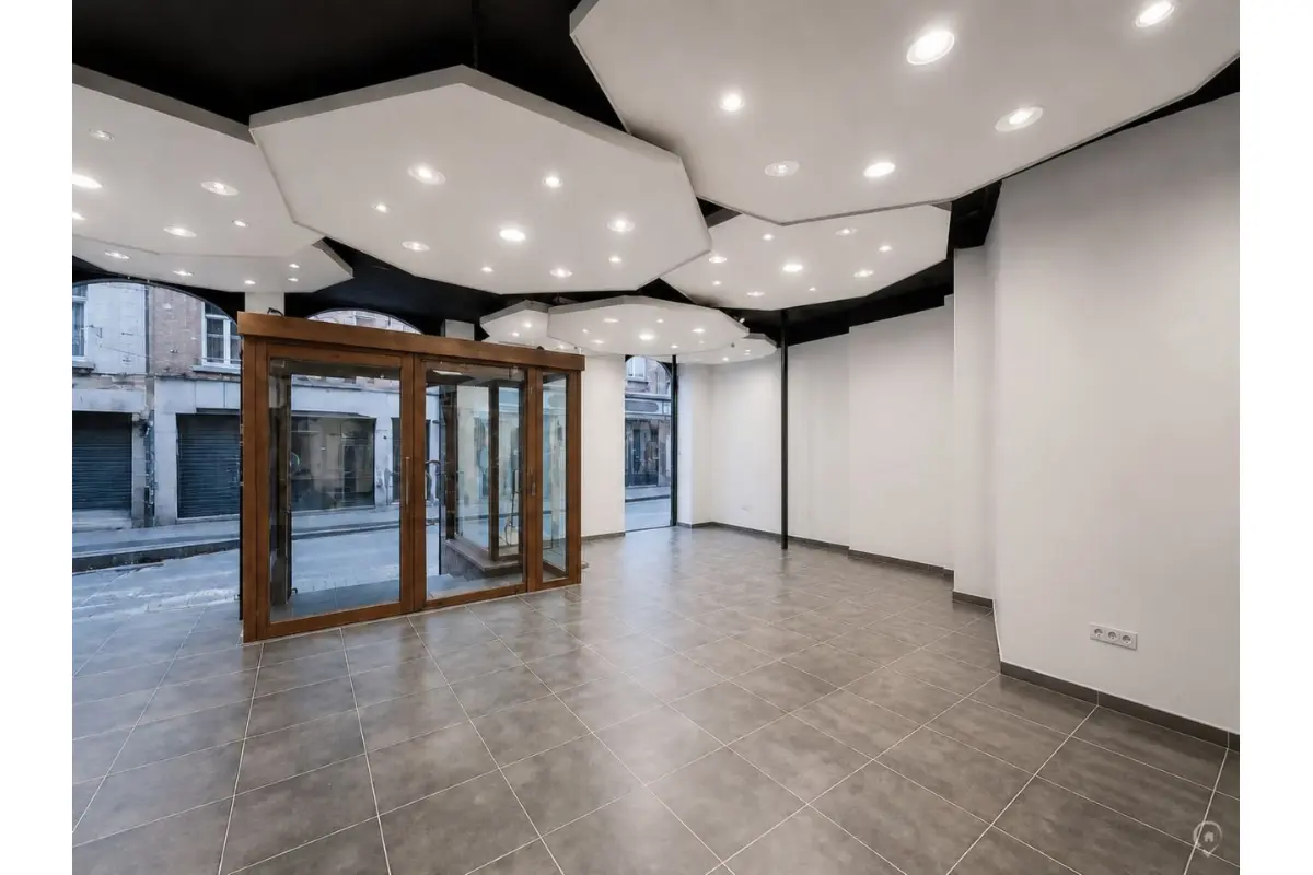 Commerce à louer à Dinant 5500 700.00€  chambres m² - annonce 781434
