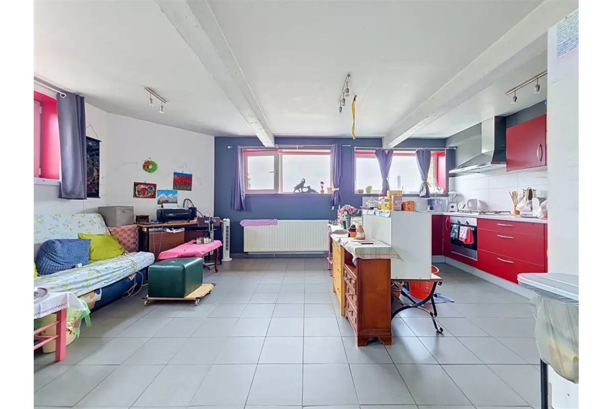 Appartement à  à Court-Saint-Etienne 1490 250000.00€ 2 chambres 107.00m² - annonce 784321