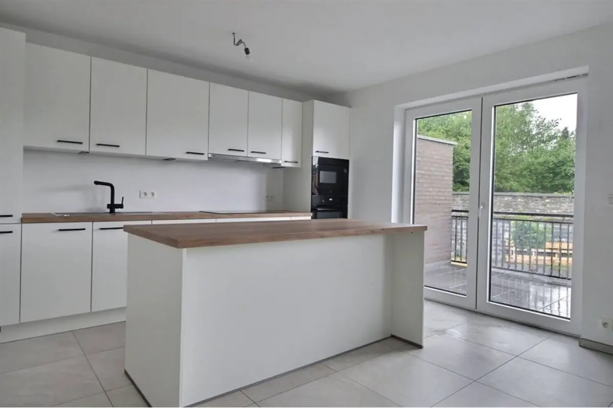 Appartement à  à Franière 5150 244000.00€ 2 chambres 83.47m² - annonce 785252