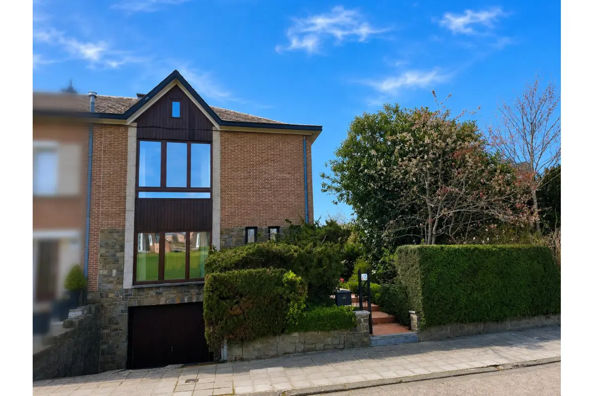 Maison à vendre à Saint-Servais 5002 330000.00€ 3 chambres 158.00m² - annonce 786986