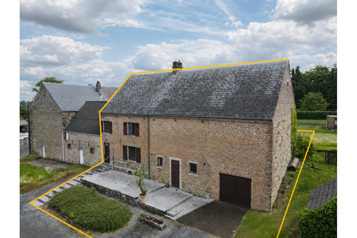 Maison à vendre à Houyet 5560 275000.00€ 4 chambres 253.00m² - annonce 792131
