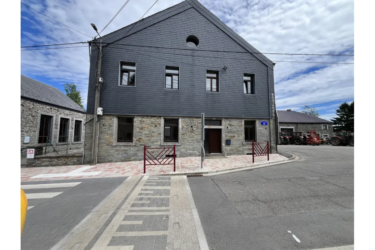 Maison à louer à Bièvre 5555 750.00€ 2 chambres 150.00m² - annonce 793082