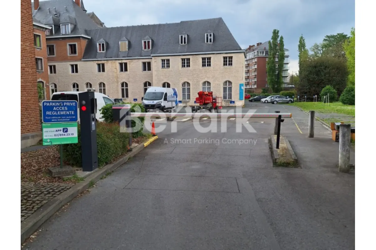 Parking à louer à Namur 5000 6.00€  chambres m² - annonce 793285