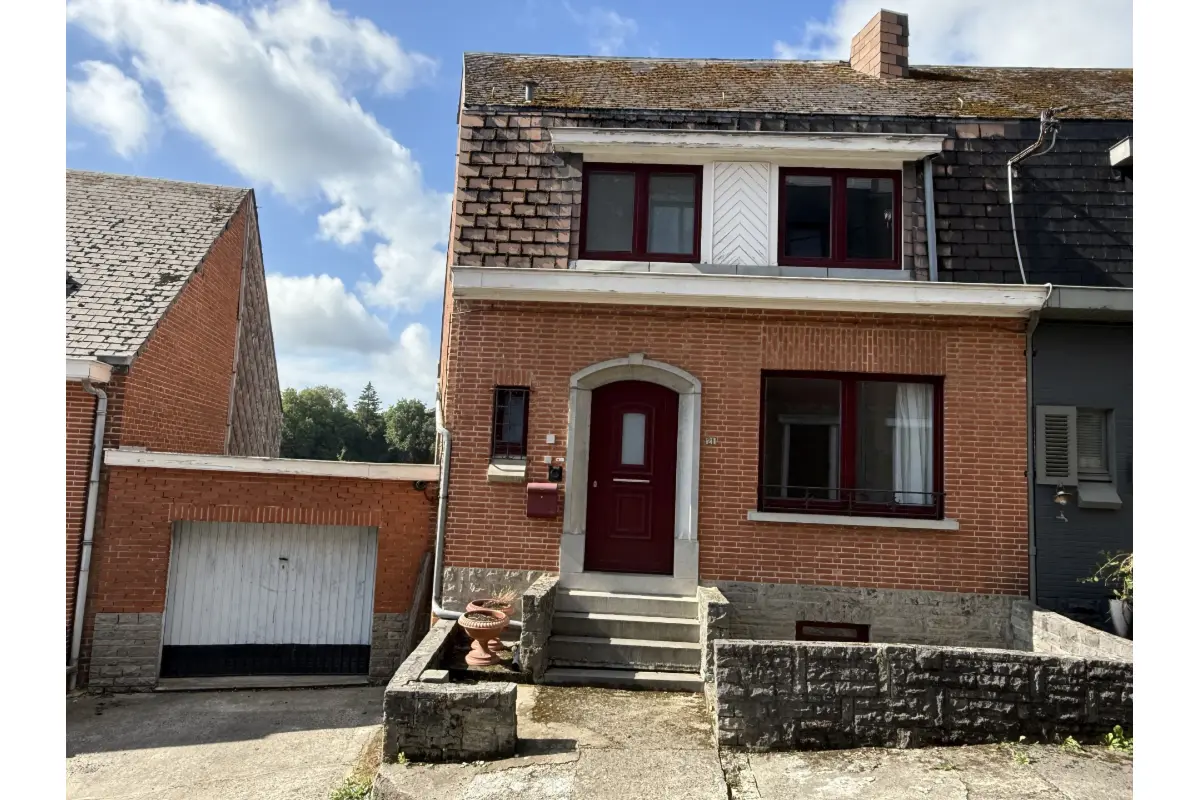 Maison à  à Saint-Servais 5002 279000.00€ 3 chambres 160.00m² - annonce 803036