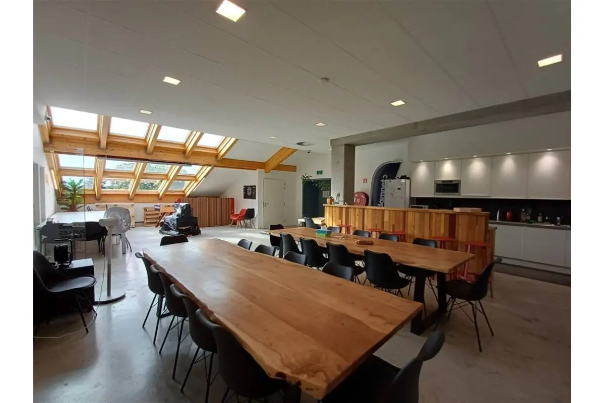 Commerce à  à Namur 5000 6400.00€  chambres 650.00m² - annonce 804329