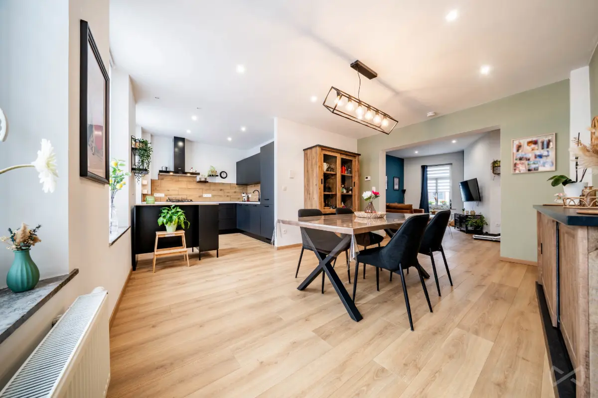 Immeuble mixte à vendre à Florennes 5620 250000.00€ 3 chambres 221.00m² - annonce 807296
