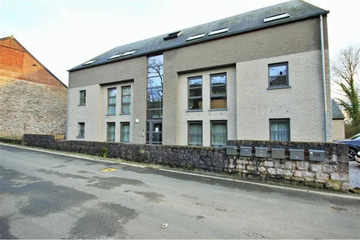 Appartement à louer à Neuville 5600 900.00€ 2 chambres 82.00m² - annonce 808654