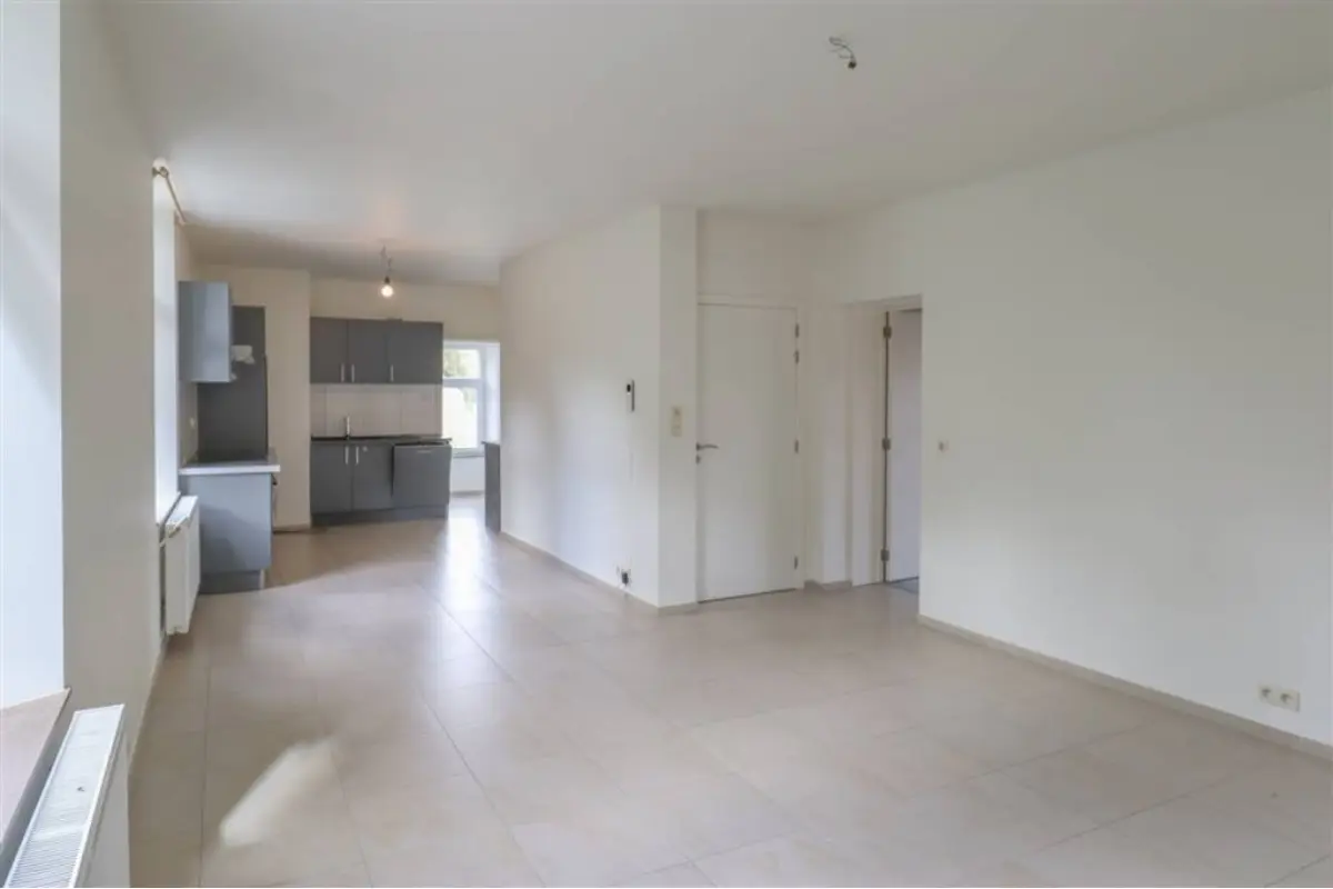 Appartement à louer à Yves-Gomezée 5650 670.00€ 2 chambres 118.00m² - annonce 810012