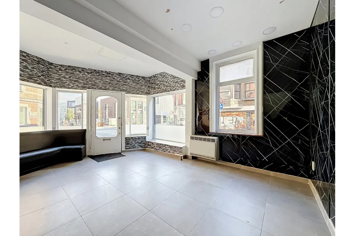 Commerce à louer à Namur 5000 750.00€  chambres 38.00m² - annonce 814126