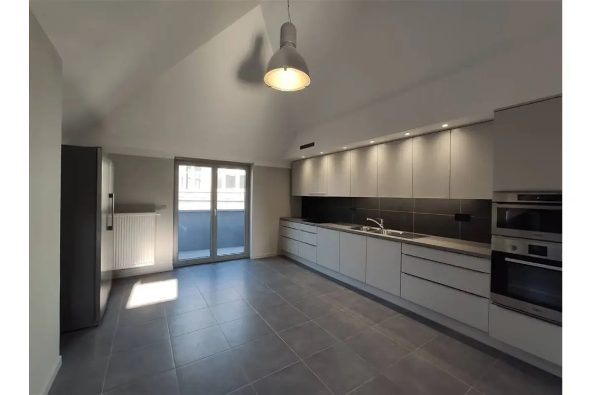 Duplex à  à Namur 5000 1200.00€ 3 chambres 104.00m² - annonce 815777