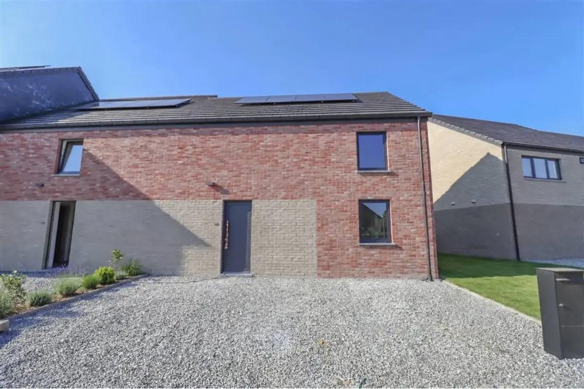 Villa à vendre à Mettet 5640 330000.00€ 3 chambres 126.42m² - annonce 817420