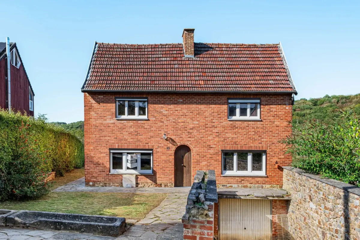 Maison à  à Dave 5100 249000.00€  chambres 202.00m² - annonce 818441