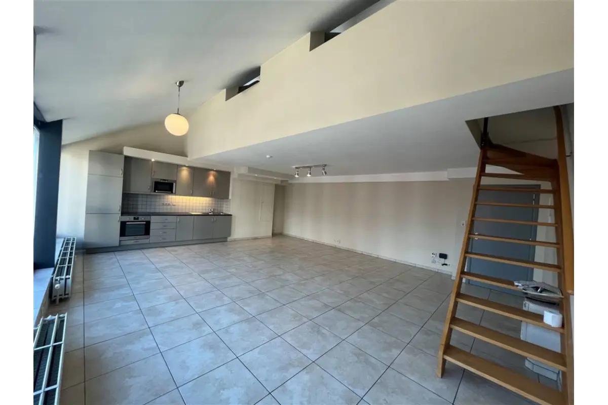 Appartement à  à Namur 5000 700.00€ 1 chambres 69.00m² - annonce 818978