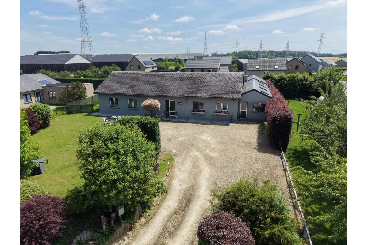 Immeuble mixte à  à Achène 5590 490000.00€ 7 chambres 326.00m² - annonce 819303