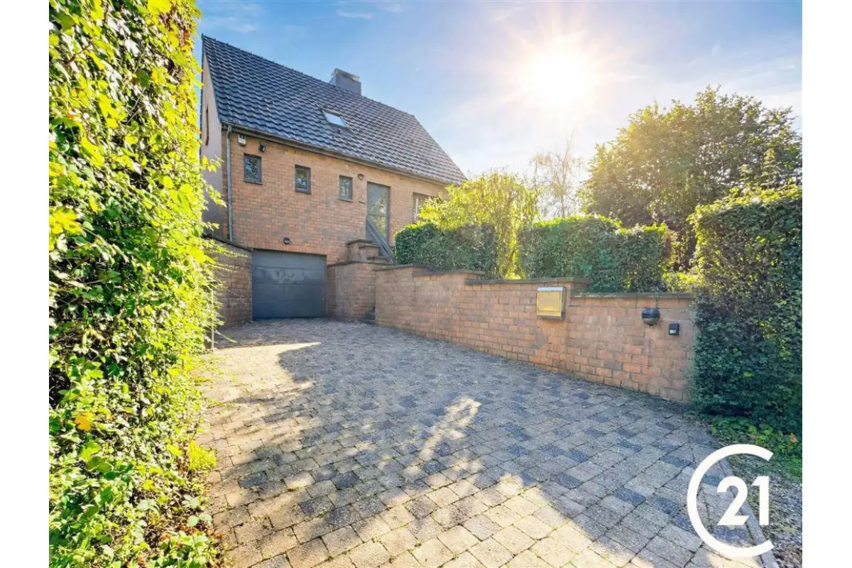 Villa à vendre à Bioul 5537 359000.00€ 3 chambres 142.00m² - annonce 820636
