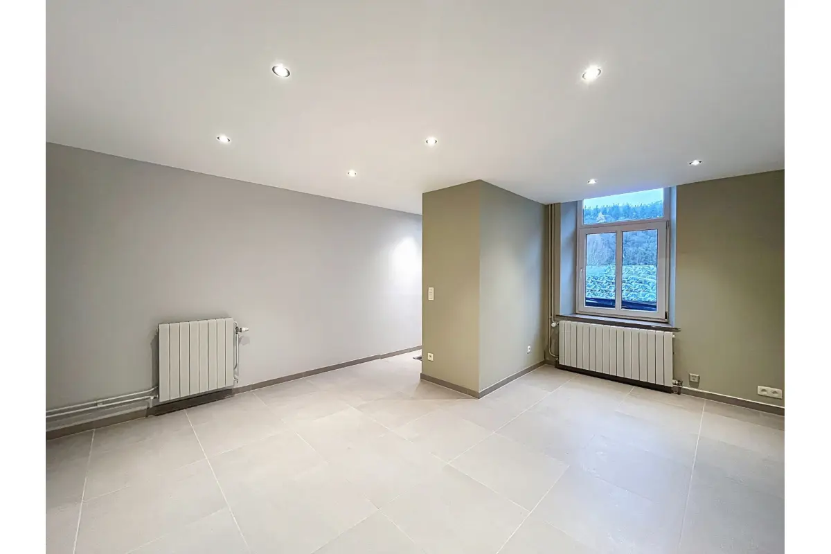 Maison à  à Yvoir 5530 1000.00€ 3 chambres 145.00m² - annonce 821152