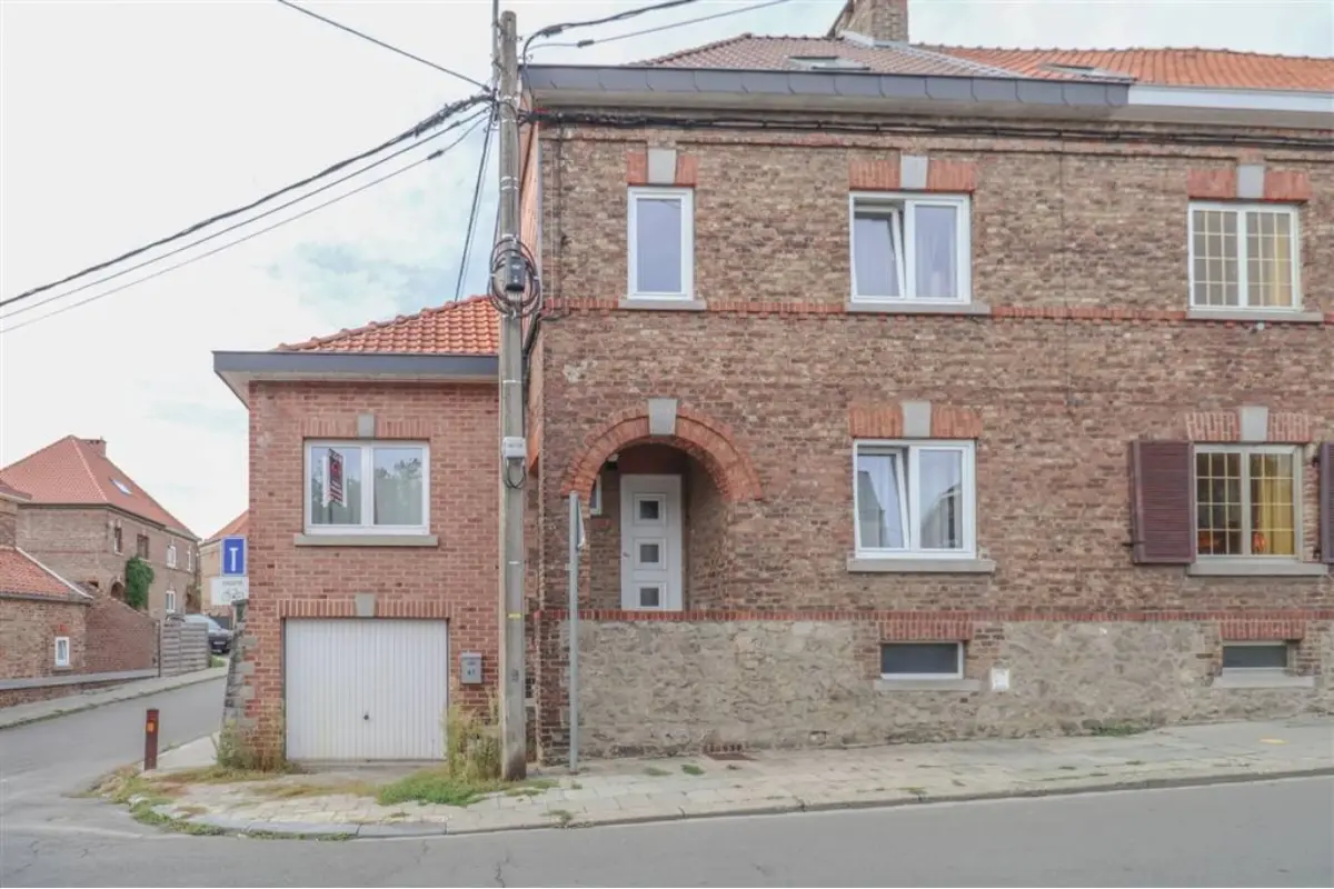 Maison à louer à Saint-Servais 5002 1100.00€ 3 chambres 137.00m² - annonce 820869