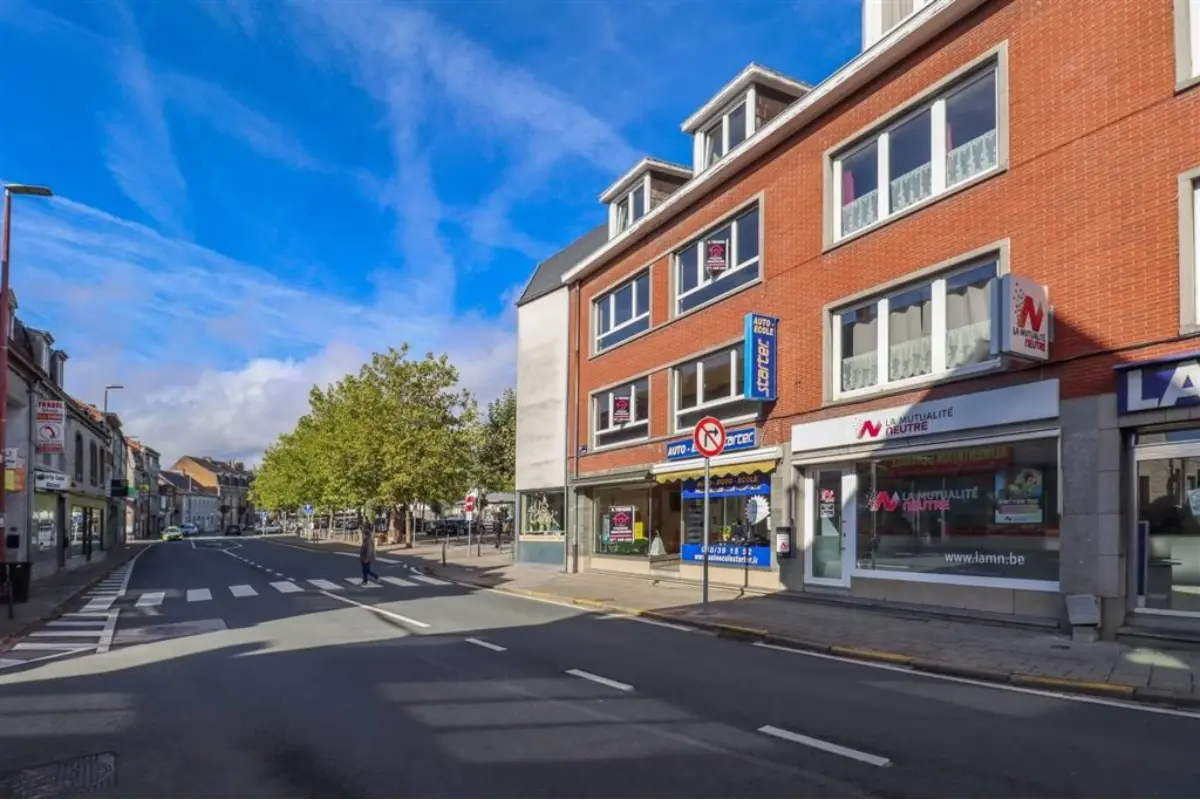 Immeuble mixte à vendre à Couvin 5660 239000.00€ 6 chambres m² - annonce 821772