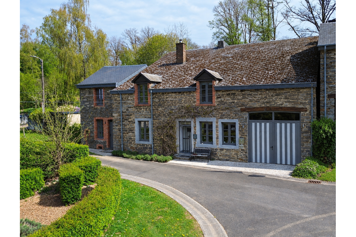 Bungalow à vendre à Bièvre 5555 586500.00€ 6 chambres 479.00m² - annonce 823013