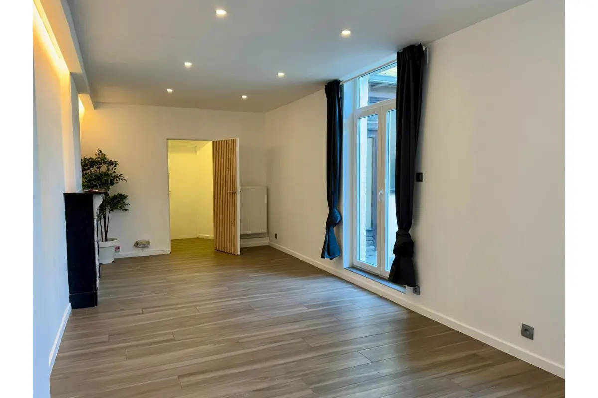 Studio à  à Namur 5000 650.00€  chambres 45.00m² - annonce 824888