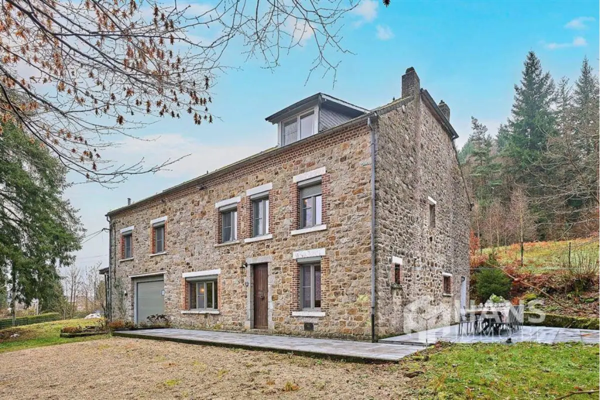 Maison à vendre à Oignies-en-Thiérache 5670 720000.00€ 9 chambres 580.00m² - annonce 827456