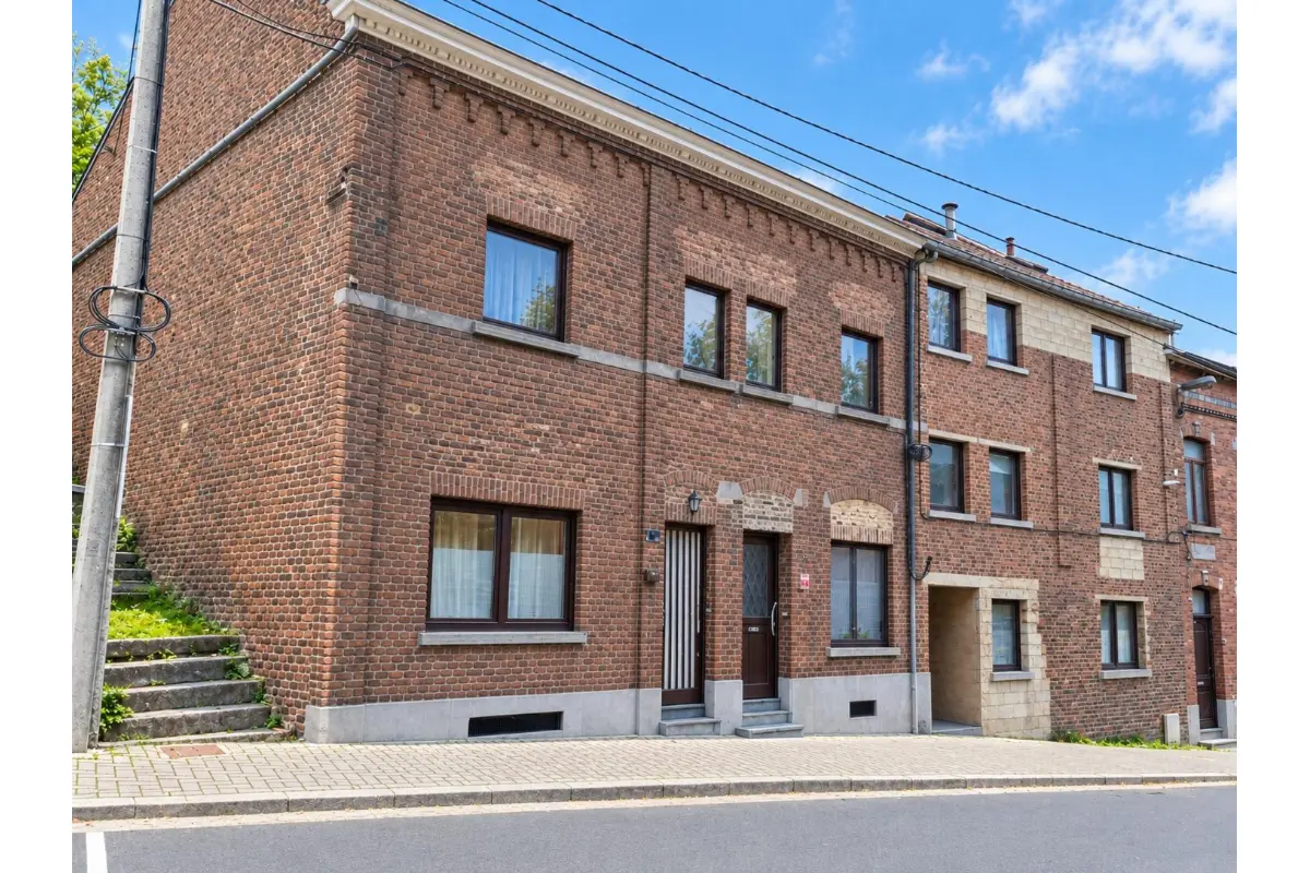 Immeuble de rapport - Immeuble à appartement à vendre à Auvelais 5060 320000.00€  chambres m² - annonce 826912