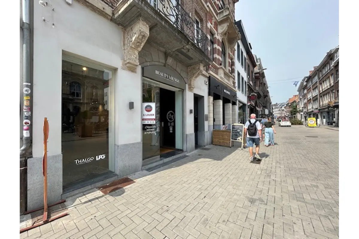 Commerce à louer à Namur 5000 0.00€  chambres 110.00m² - annonce 827110